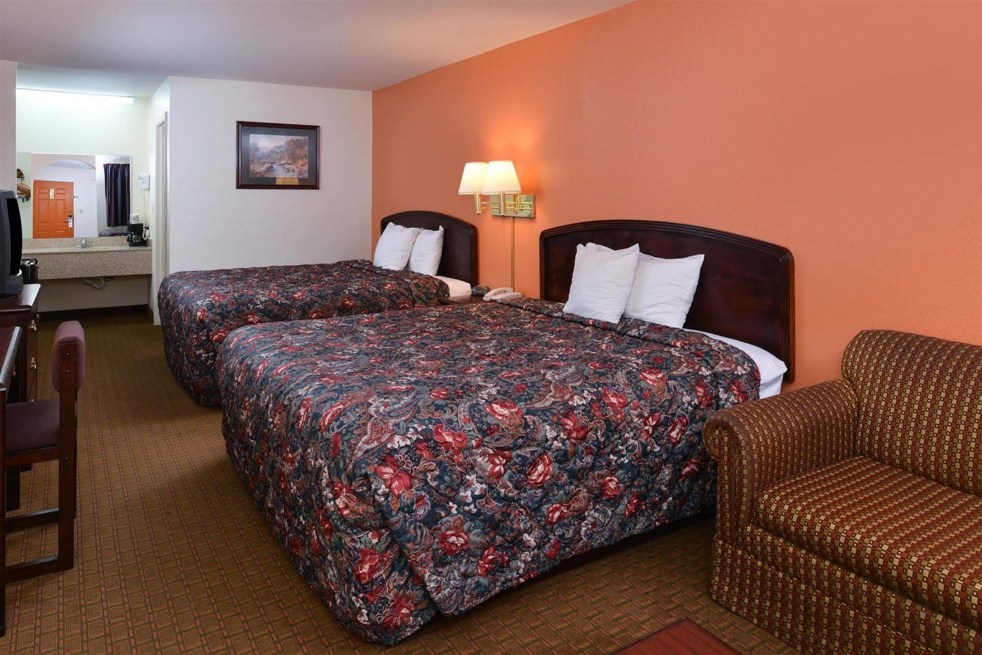 Carry On Inn & Suites LaFayette 外观 照片