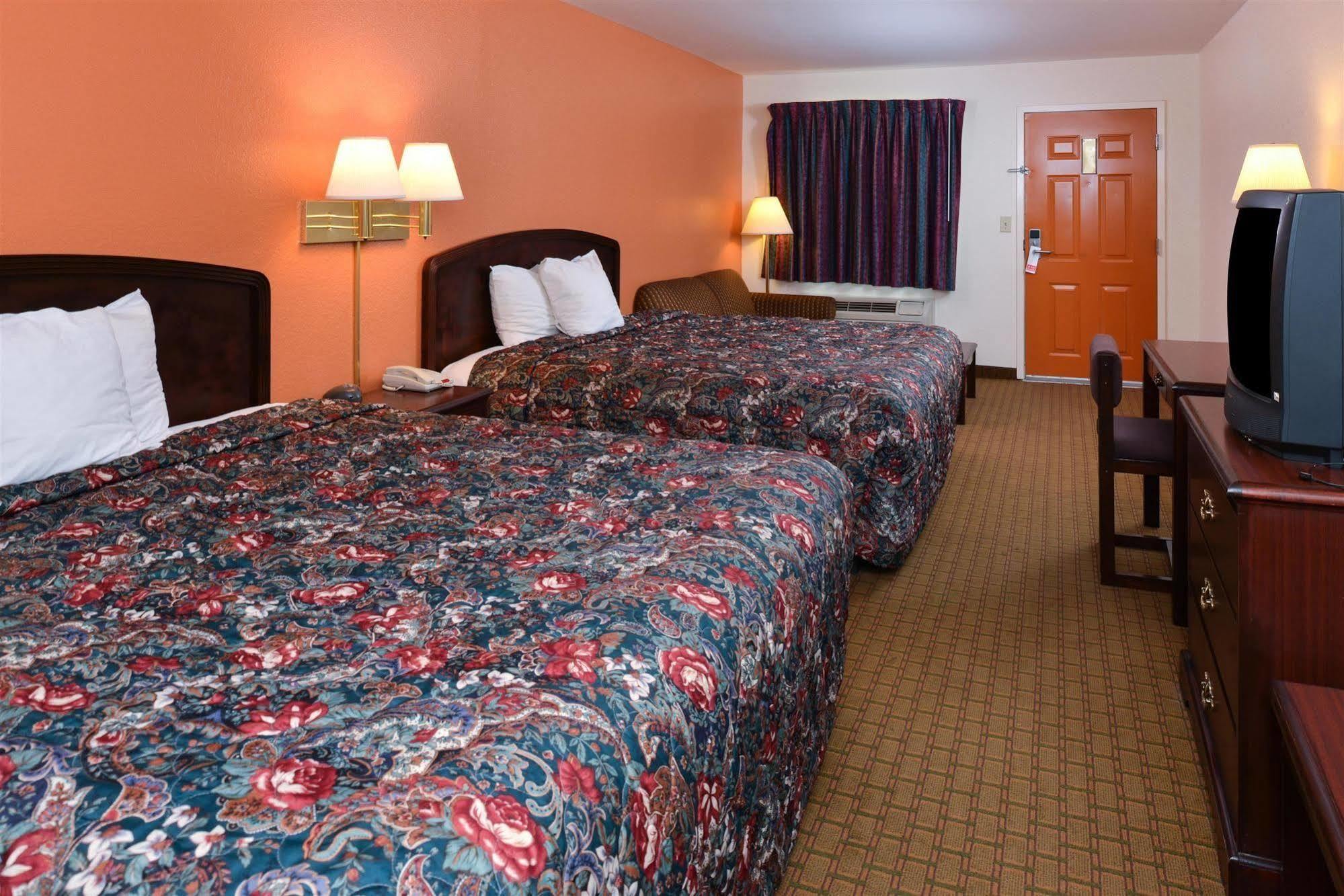 Carry On Inn & Suites LaFayette 外观 照片
