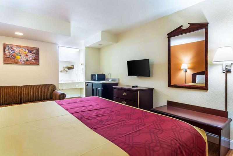 Carry On Inn & Suites LaFayette 外观 照片