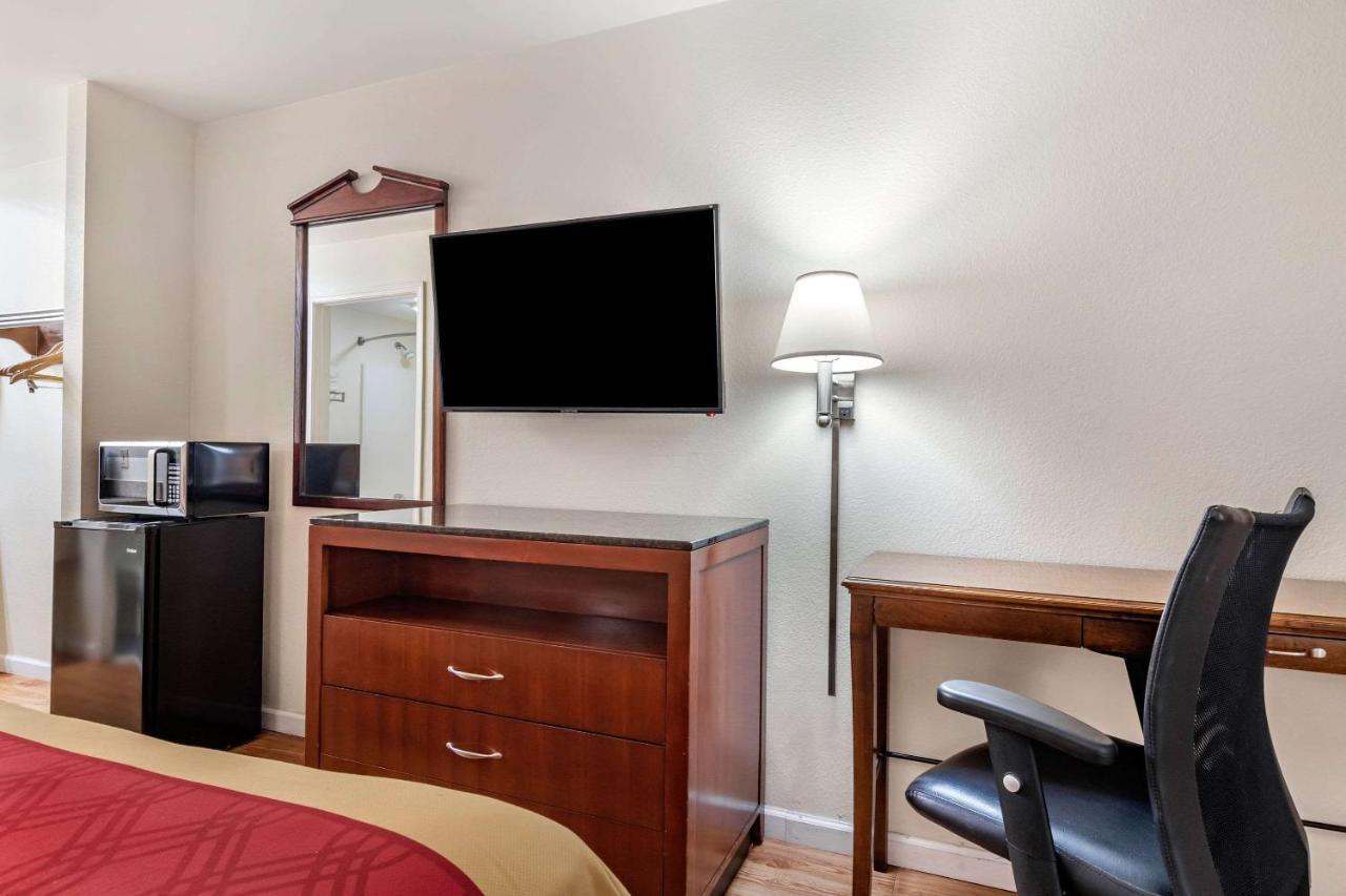 Carry On Inn & Suites LaFayette 外观 照片